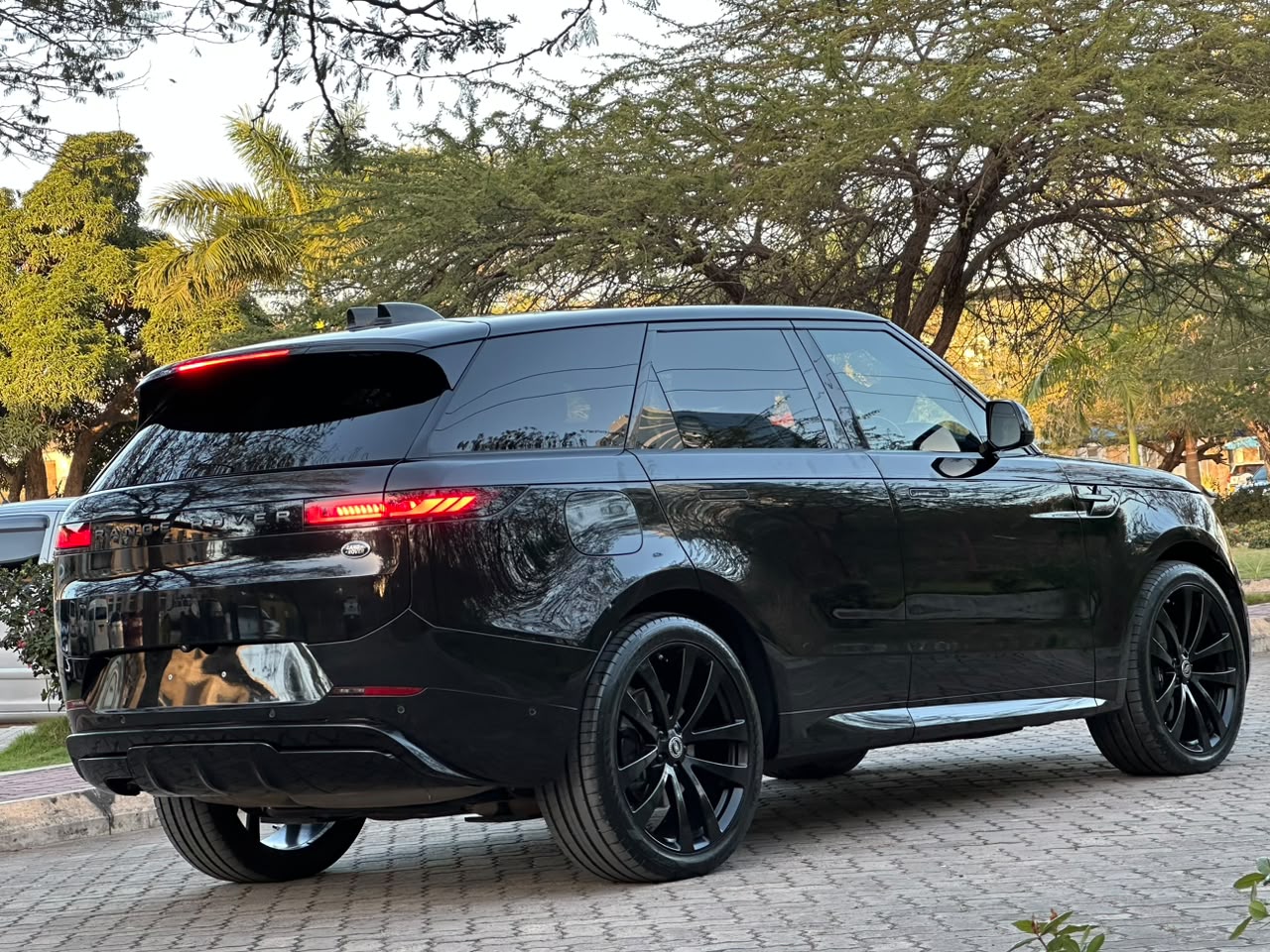 RANGE ROVER SPORT thumbnail 3